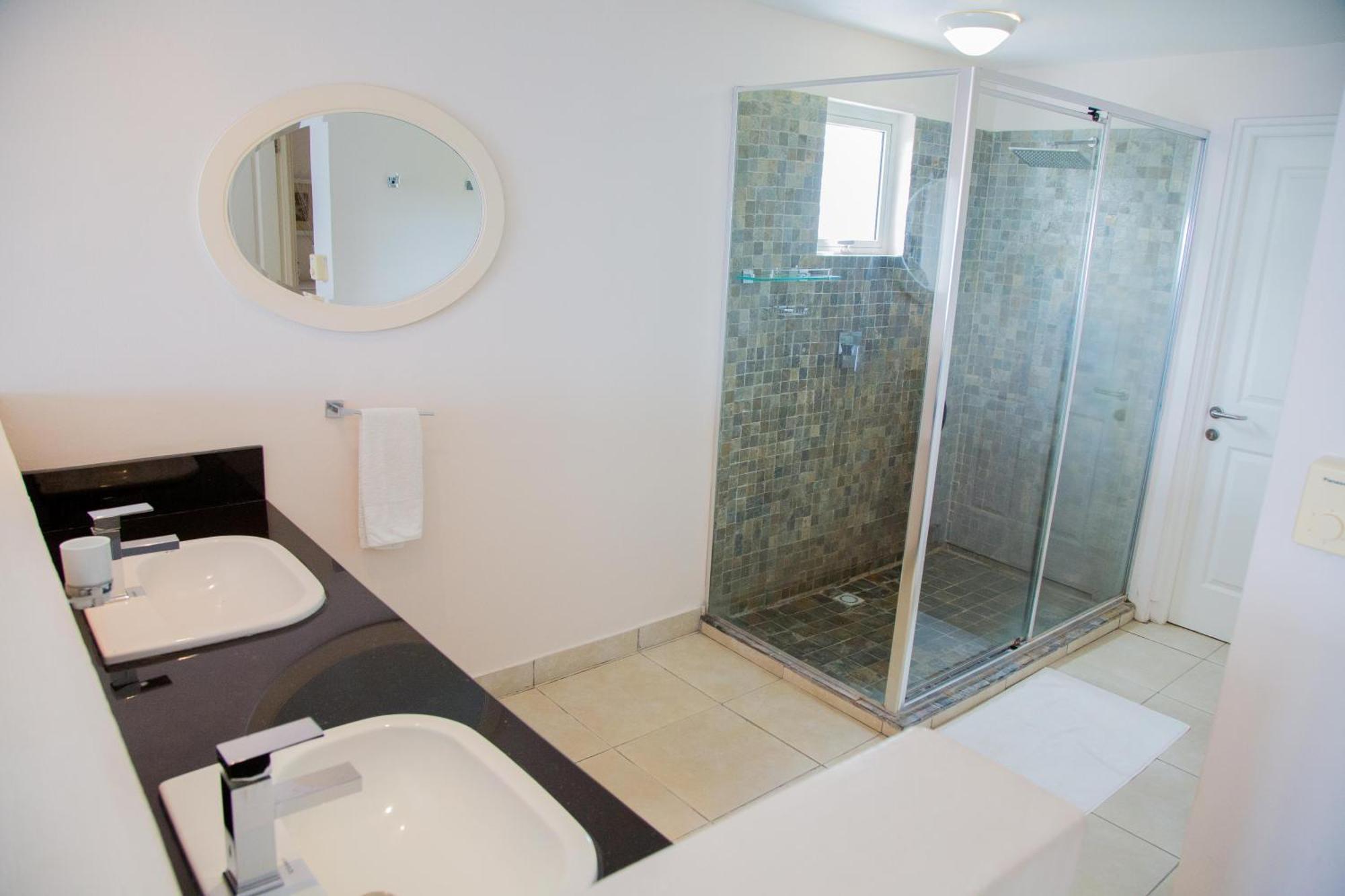 White Oaks Vila